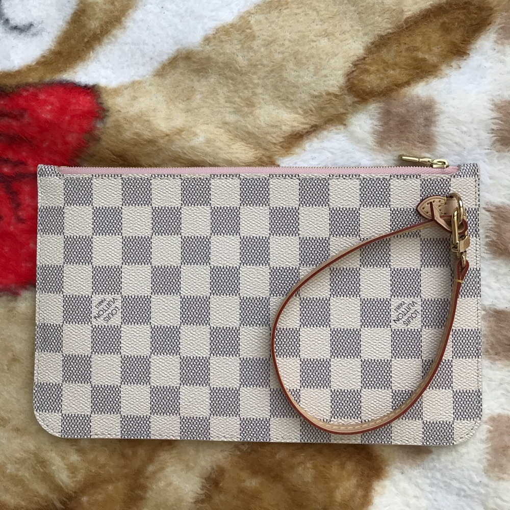 🌷LOUIS VUITTON POUCHETTE🌺🌸🌹